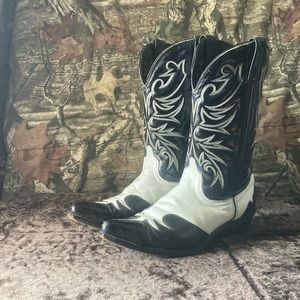Laredo cowboy boots, Men's size 11.